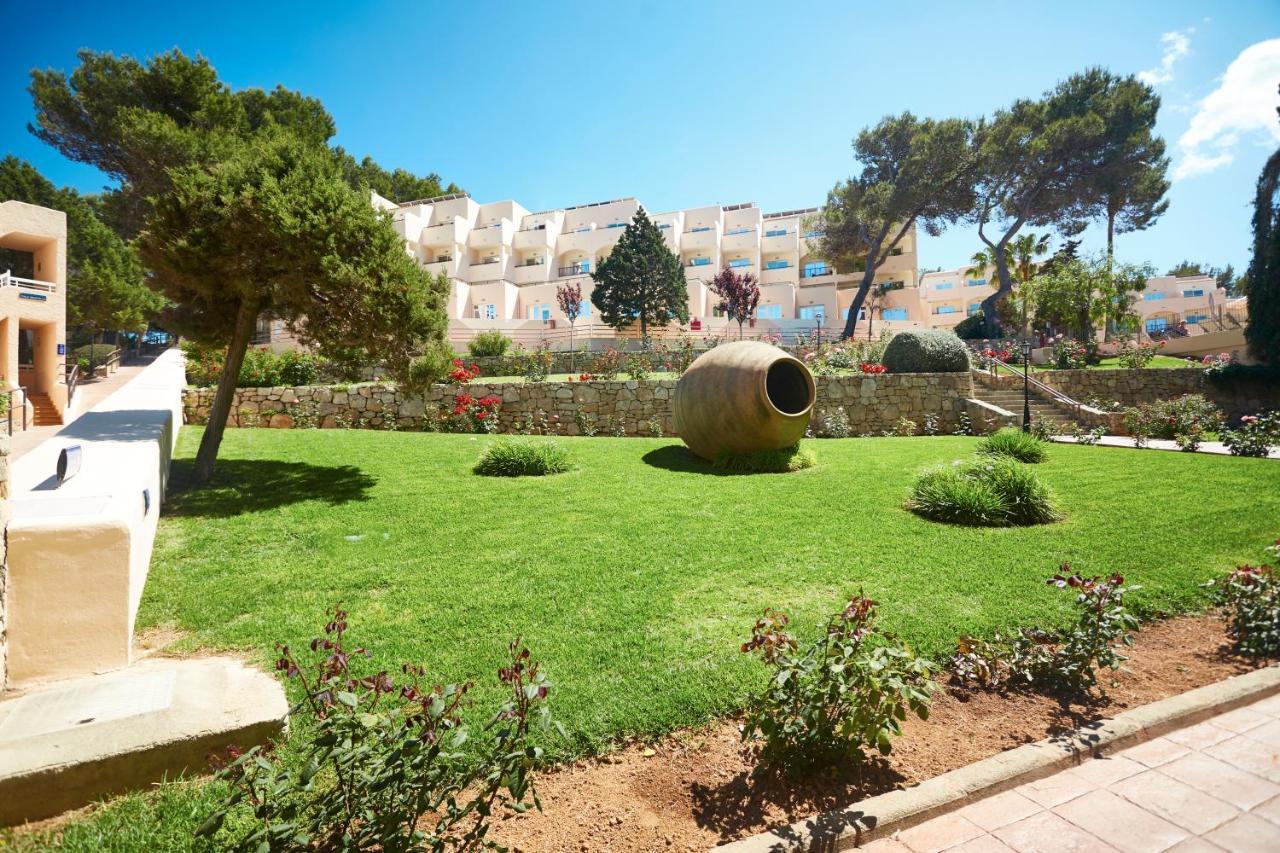 Invisa Hotel Club Cala Blanca Playa DPlaya Des Figueral Esterno foto