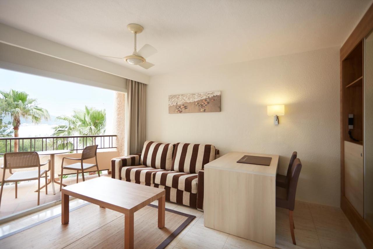 Invisa Hotel Club Cala Blanca Playa DPlaya Des Figueral Esterno foto