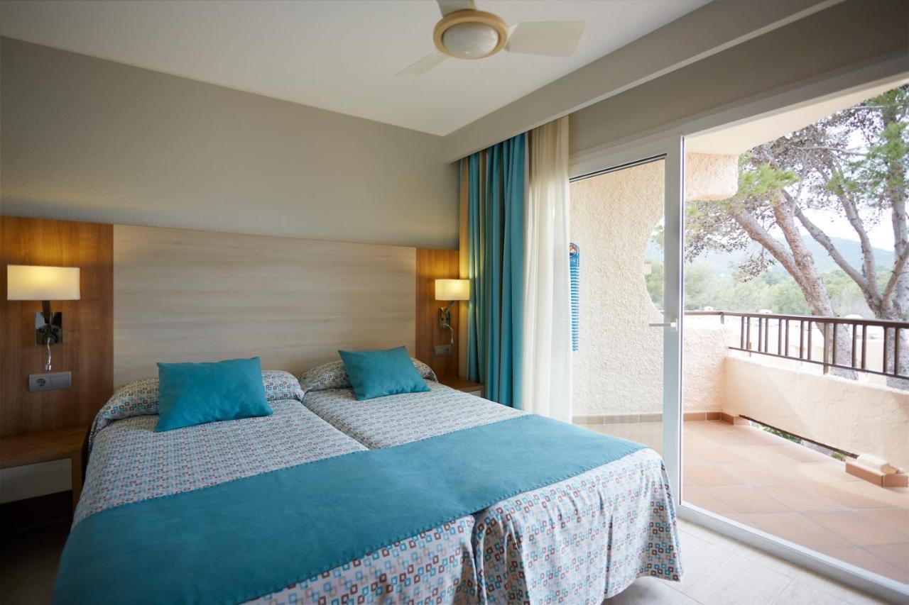 Invisa Hotel Club Cala Blanca Playa DPlaya Des Figueral Esterno foto