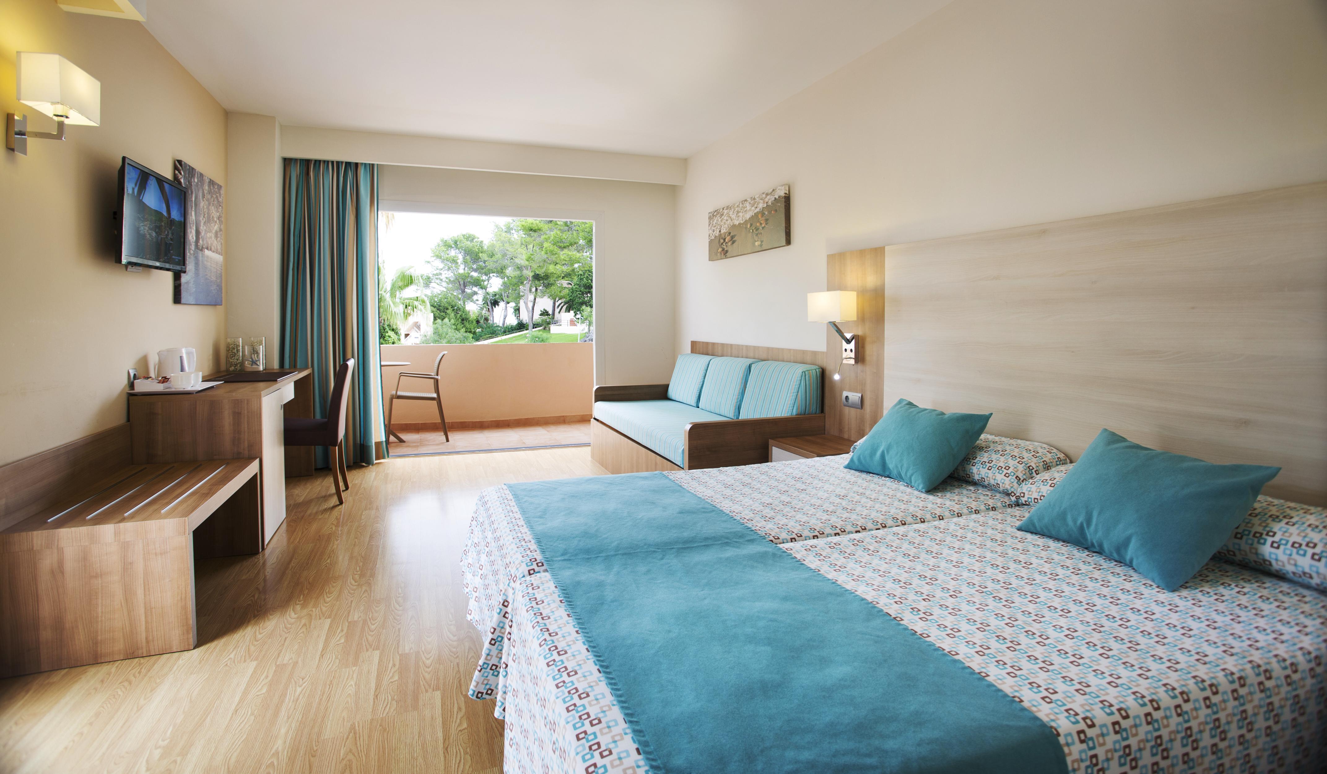 Invisa Hotel Club Cala Blanca Playa DPlaya Des Figueral Esterno foto