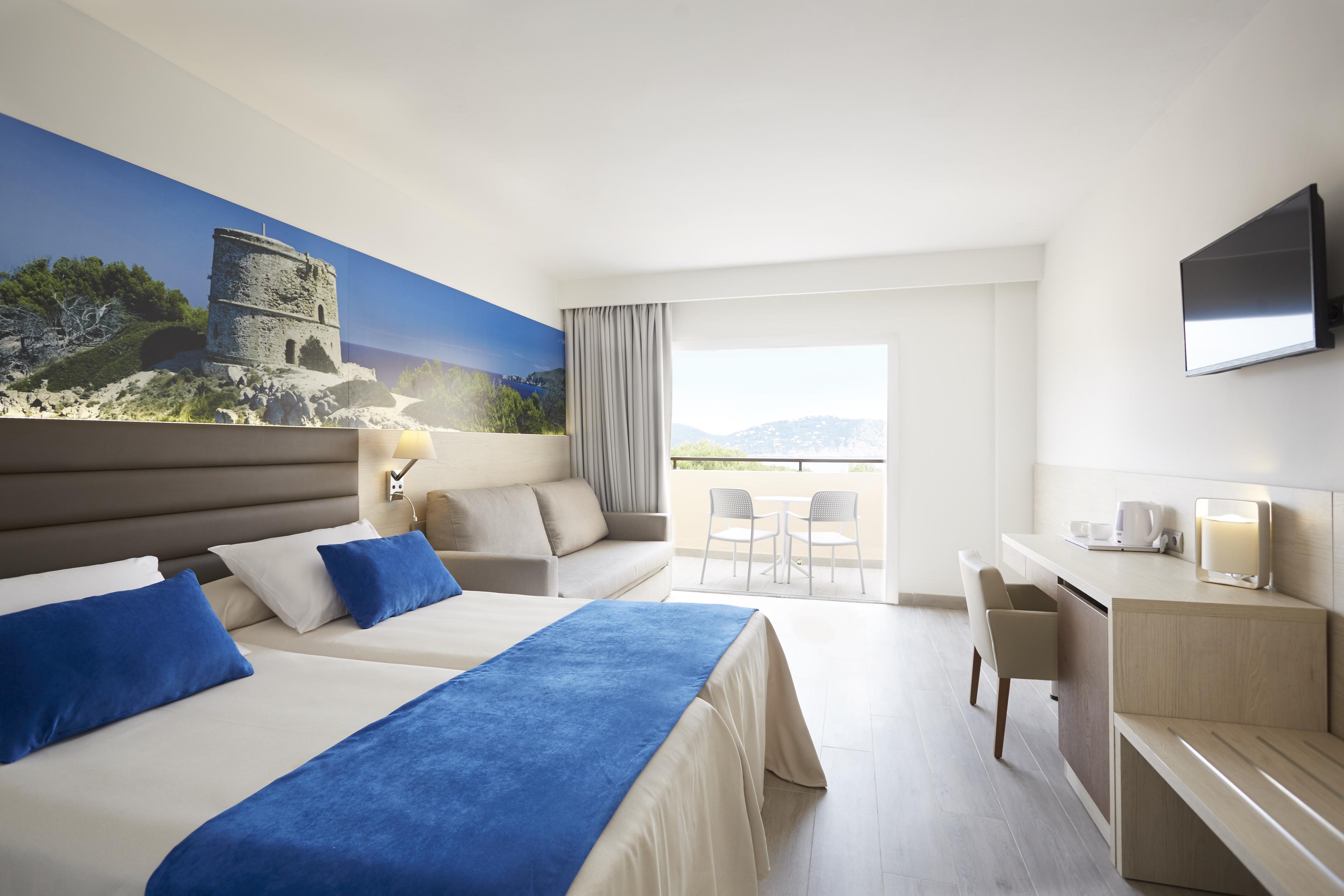 Invisa Hotel Club Cala Blanca Playa DPlaya Des Figueral Esterno foto