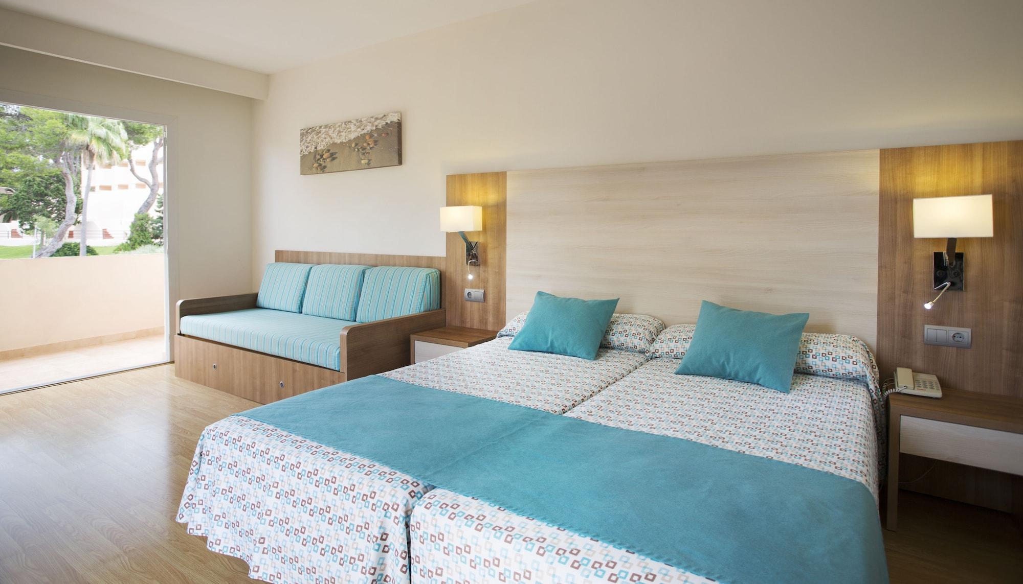 Invisa Hotel Club Cala Blanca Playa DPlaya Des Figueral Esterno foto