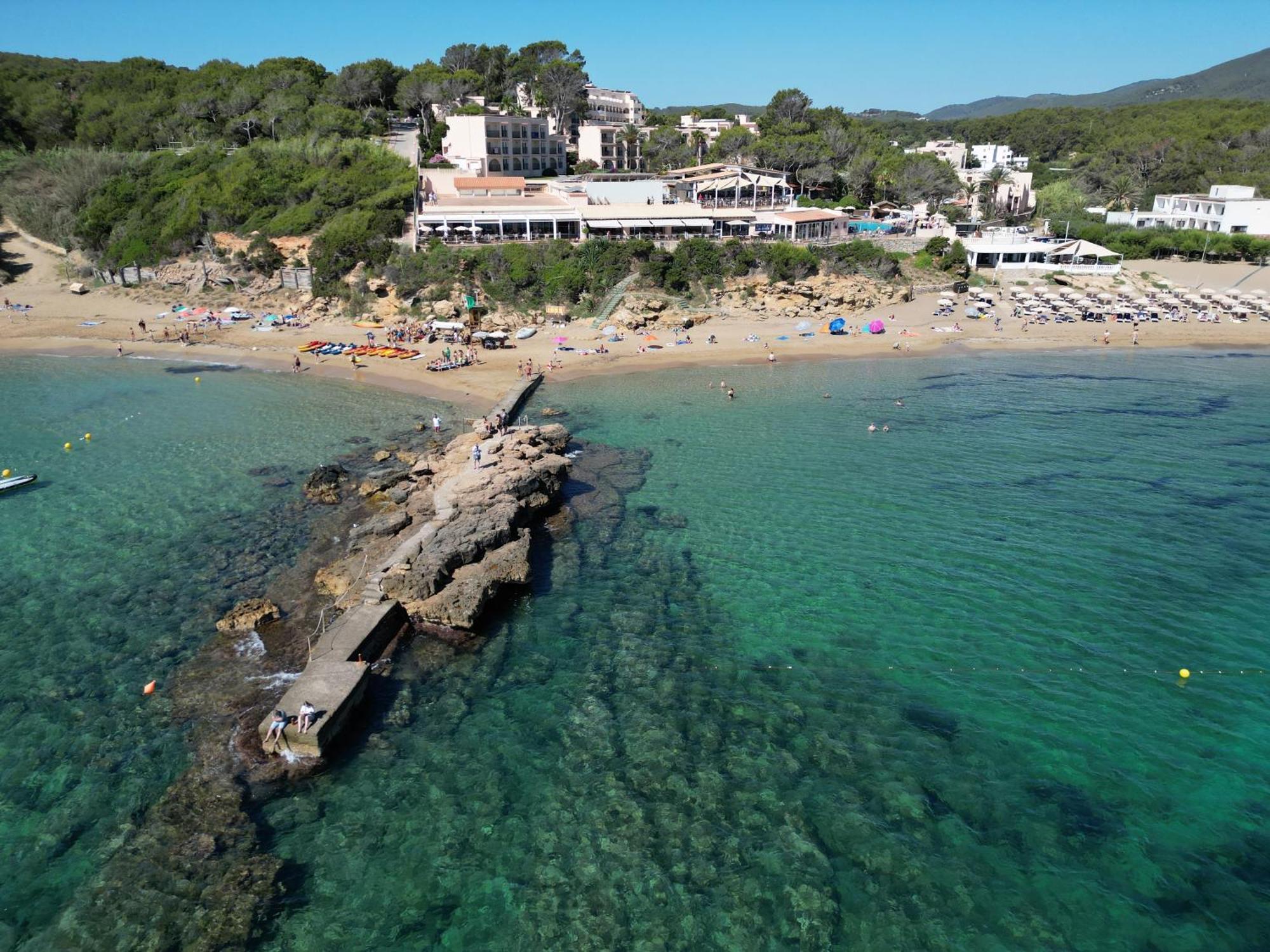 Invisa Hotel Club Cala Blanca Playa DPlaya Des Figueral Esterno foto