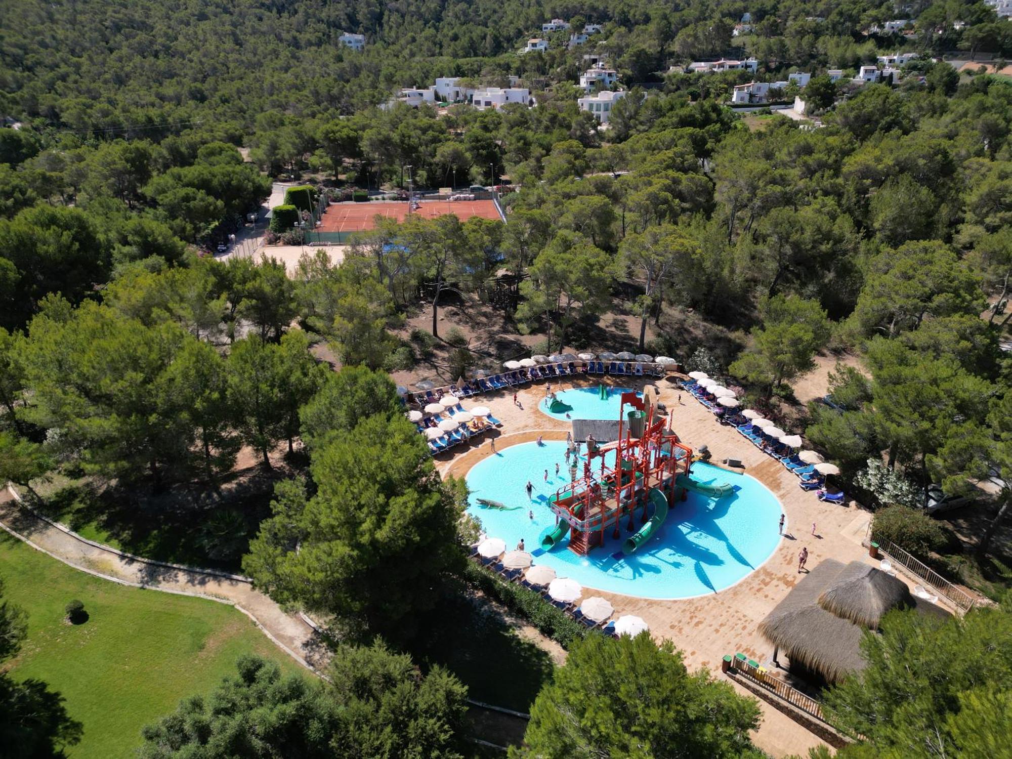 Invisa Hotel Club Cala Blanca Playa DPlaya Des Figueral Esterno foto