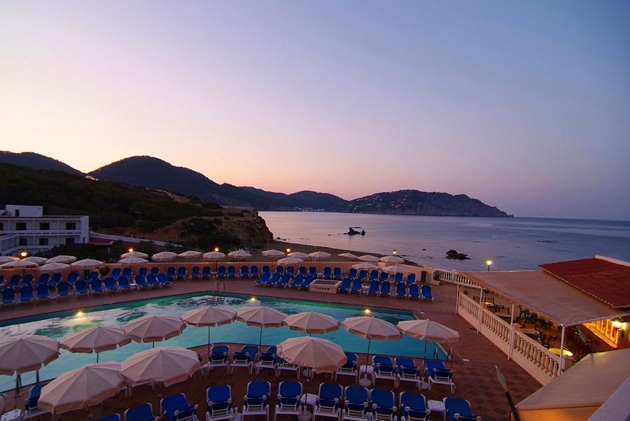 Invisa Hotel Club Cala Blanca Playa DPlaya Des Figueral Servizi foto
